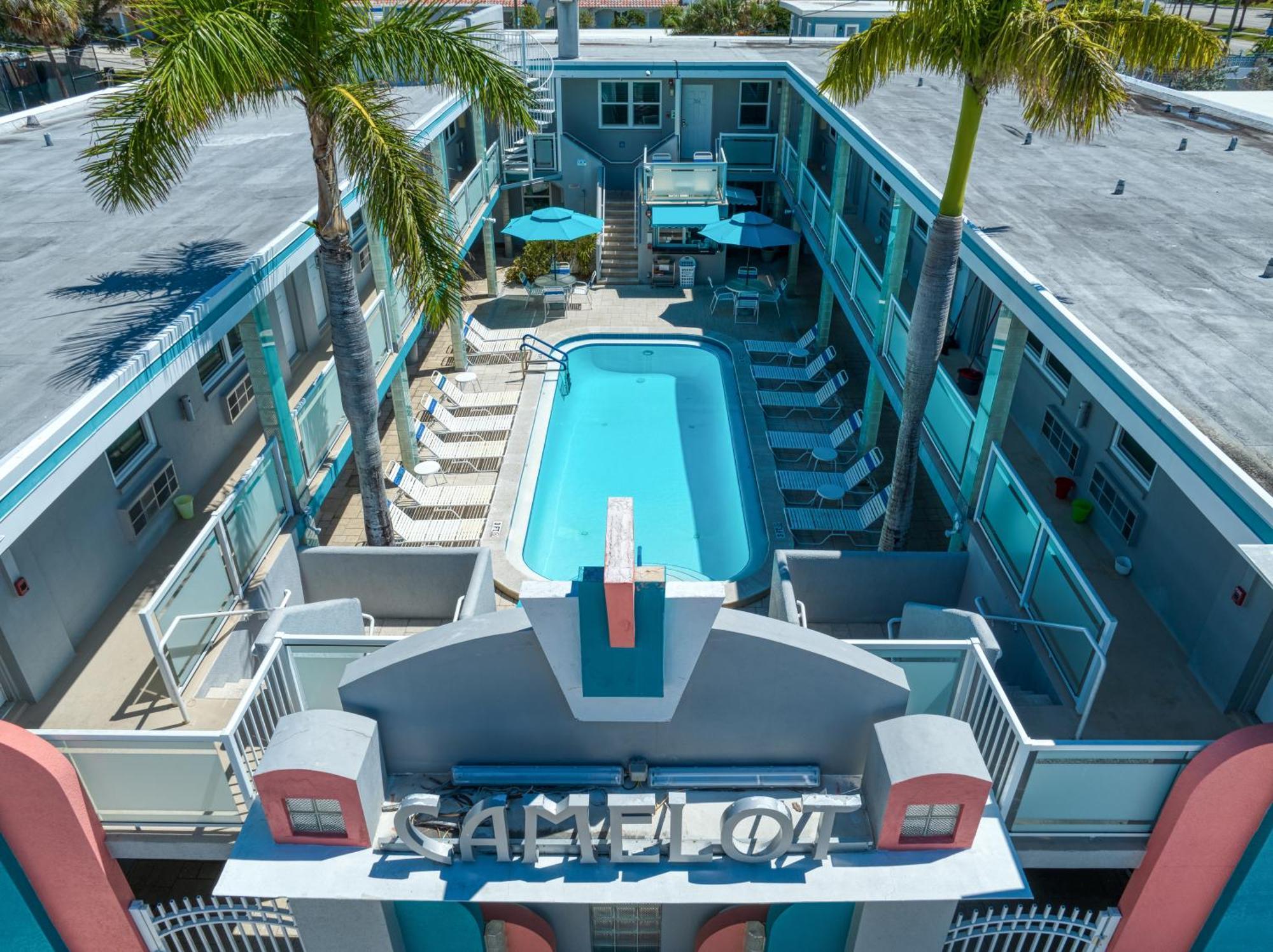 Camelot Beach Suites Clearwater Beach Exterior photo