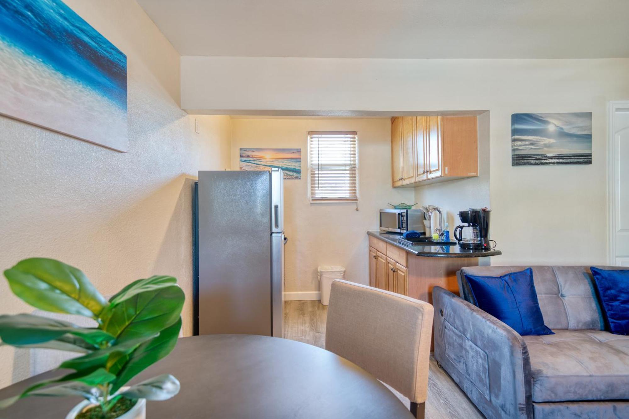 Camelot Beach Suites Clearwater Beach Exterior photo