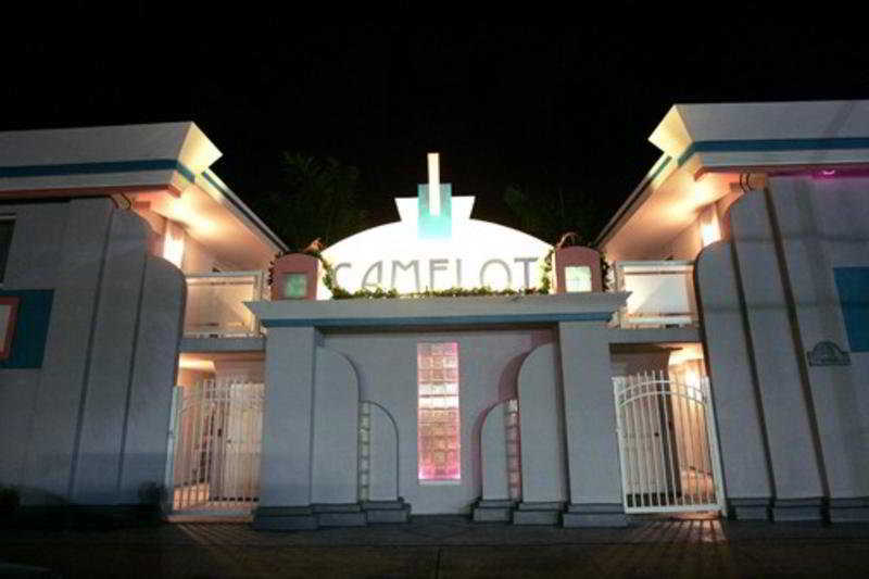 Camelot Beach Suites Clearwater Beach Exterior photo